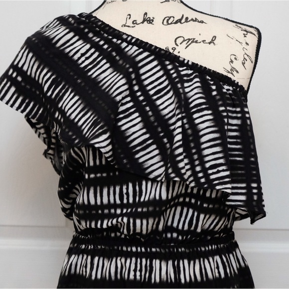 EXPRESS Ruffle One Shoulder Mini Dress Black & White Silky soft material NWOT - Picture 6 of 8